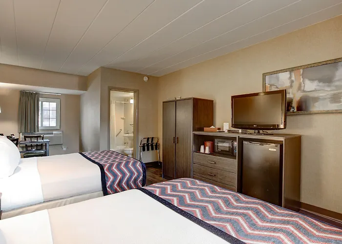 Carlton Midway Motel